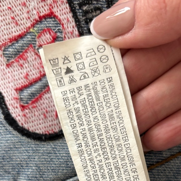 Forever 21 Graphic Patch Denim Jacket Size M - Picture 8 of 12